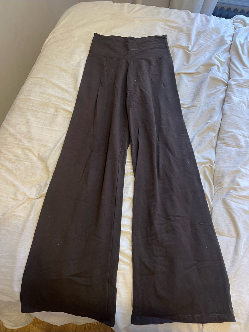 Brandy Melville Wide leg pants